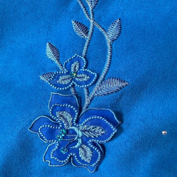 Draper's & Damon's Royal Blue Sweater Set with Appliqué and Rhinestone Accents - Picture 3 of 8